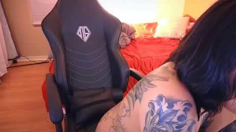 Mia online show from January 16, 2025, 7:38 am