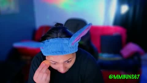 Mia online show from November 4, 2025, 12:43 am