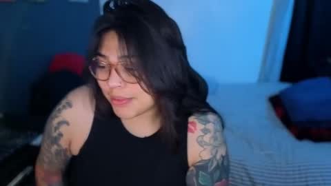 Snapshot of miacanela_xo chatting on April 20, 2026, 1:19 am Mia online show from April 20, 2026, 1:19 am