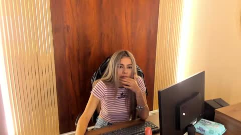 MiaCarper online show from January 30, 2025, 12:50 am