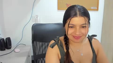 IG Yojanagomez  online show from March 10, 2025, 4:57 pm