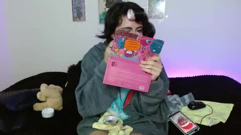 Mia david      online show from April 19, 2026, 8:22 pm