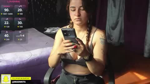 Snapshot of miadimota chatting on December 13, 2025, 7:53 pm Mia online show from December 13, 2025, 7:53 pm