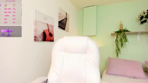 Snapshot of miaebony_ chatting on April 24, 2026, 9:06 pm Call me Mia online show from April 24, 2026, 9:06 pm