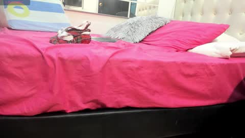 Snapshot of miaevans0 chatting on February 18, 2026, 4:19 am evans online show from February 18, 2026, 4:19 am