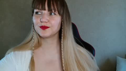 Snapshot of miafoxisja chatting on September 11, 2025, 5:29 am MiaFoxisJa online show from September 11, 2025, 5:29 am