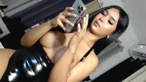 Snapshot of miafuckingwill chatting on March 9, 2025, 12:42 pm miafuckingwill online show from March 9, 2025, 12:42 pm