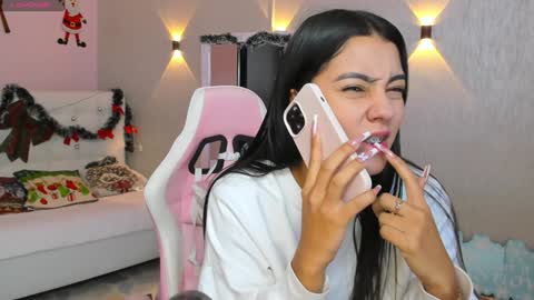 Snapshot of miagomez1 chatting on January 7, 2025, 1:03 pm Mia Gomez online show from January 7, 2025, 1:03 pm