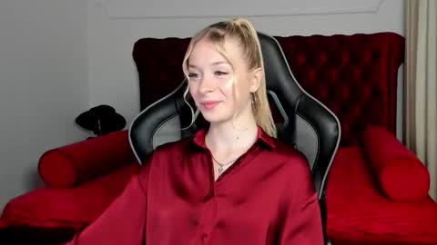 Mia online show from September 9, 2025, 5:23 pm