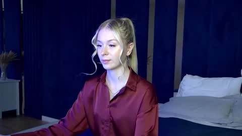 Mia online show from September 18, 2025, 5:37 pm