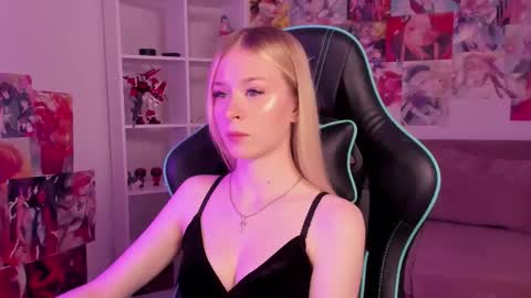 Mia online show from September 19, 2025, 5:24 pm