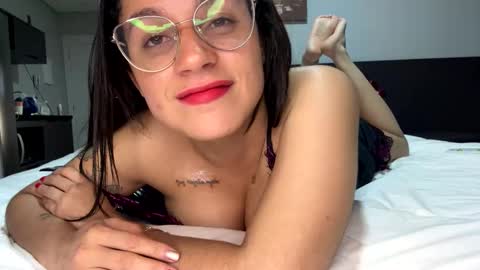 Snapshot of miahale chatting on December 21, 2024, 3:25 am Ms Mia Owner Of Your Mind online show from December 21, 2024, 3:25 am