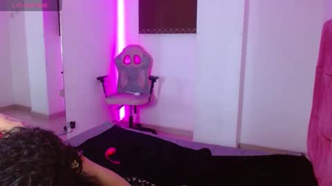 MIA VELEZ online show from January 28, 2025, 8:57 am