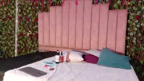 Snapshot of miajanss chatting on January 17, 2026, 3:17 pm Mia online show from January 17, 2026, 3:17 pm