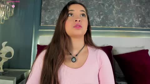 Mia  online show from June 7, 2026, 3:32 am