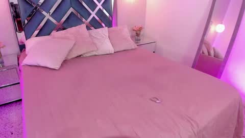 Mia Khalifa online show from March 6, 2025, 11:36 am