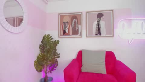 Mia Khalifa online show from December 21, 2025, 3:35 am