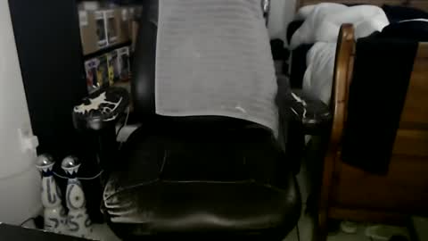 Snapshot of miaking chatting on January 15, 2025, 5:29 am Mark online show from January 15, 2025, 5:29 am