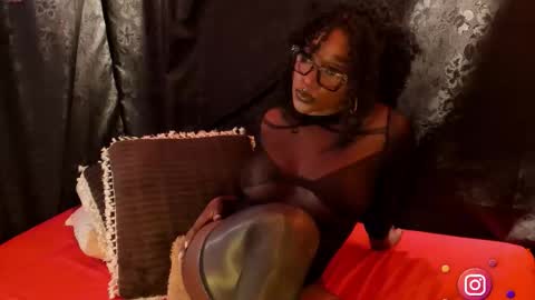 Mia online show from February 17, 2026, 12:29 am