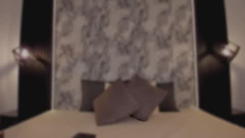 Mia Larouse online show from February 18, 2026, 7:54 pm