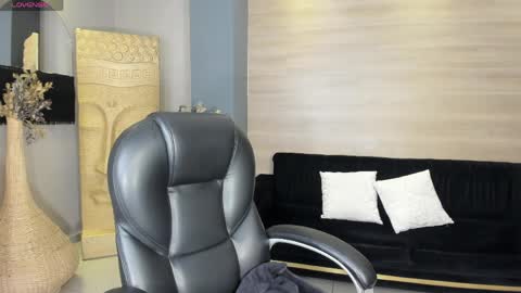 Call me Mia  online show from March 31, 2026, 7:36 pm