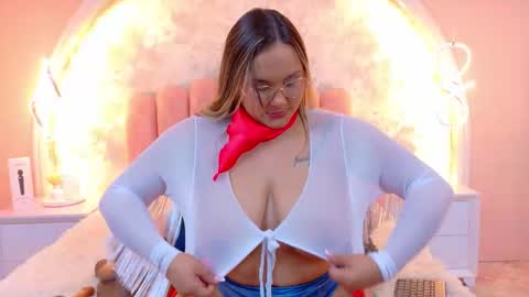 Mia online show from January 17, 2026, 5:01 am