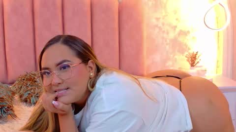 Mia online show from February 11, 2026, 3:44 am