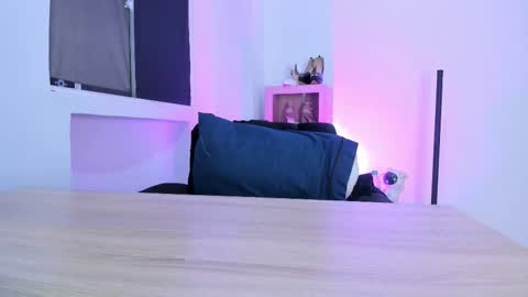 Mia Lenox online show from December 14, 2025, 9:19 pm