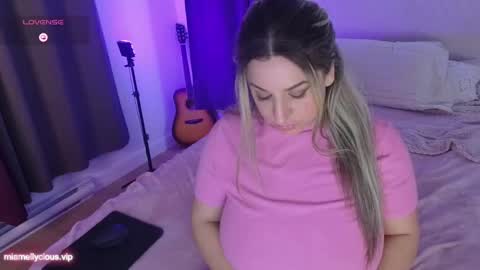 Mia Melly online show from December 15, 2024, 2:19 am