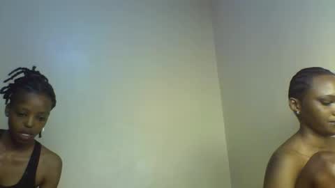 Muffin online show from November 19, 2025, 9:59 pm