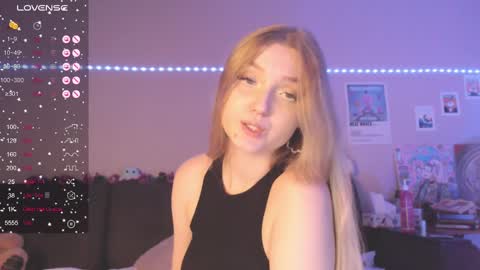 Snapshot of miamiameow chatting on February 17, 2025, 7:21 pm Mia online show from February 17, 2025, 7:21 pm