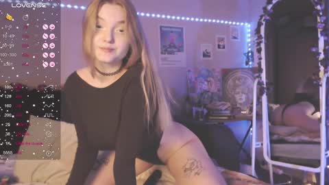 Snapshot of miamiameow chatting on February 27, 2025, 4:32 pm Mia online show from February 27, 2025, 4:32 pm