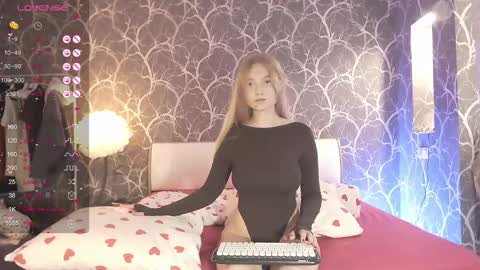 Snapshot of miamiameow chatting on October 4, 2025, 11:08 am Mia online show from October 4, 2025, 11:08 am