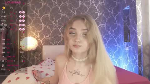 Mia online show from June 10, 2026, 11:31 am