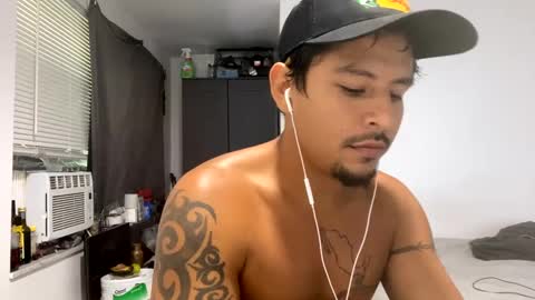 miamiclos1 online show from September 22, 2025, 9:39 pm