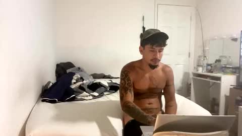 miamiclos1 online show from March 12, 2026, 4:07 am