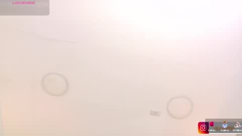 Mia  online show from January 17, 2025, 3:22 pm