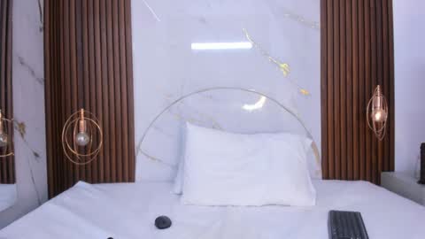 Mia  online show from January 13, 2025, 2:53 pm