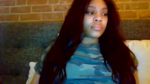 MiaMuffn online show from December 16, 2025, 4:56 pm