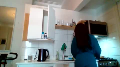 MiaMuffn online show from April 22, 2026, 4:30 pm