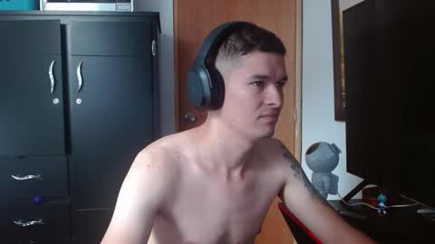 Snapshot of miaou_miaou chatting on February 18, 2025, 1:44 pm miaou_miaou online show from February 18, 2025, 1:44 pm