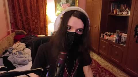 Kristien online show from November 7, 2025, 8:42 pm