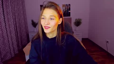 Mia online show from December 22, 2024, 6:26 pm