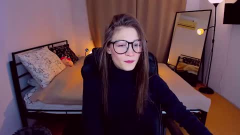 Mia online show from February 13, 2025, 3:03 pm