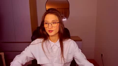 Snapshot of miapaw chatting on February 7, 2026, 7:28 pm Mia online show from February 7, 2026, 7:28 pm