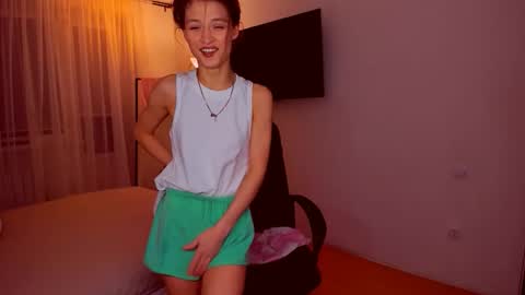 Snapshot of miapaw chatting on February 9, 2026, 7:40 pm Mia online show from February 9, 2026, 7:40 pm