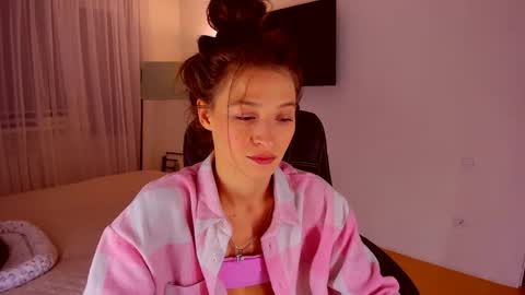 Snapshot of miapaw chatting on February 12, 2026, 6:36 pm Mia online show from February 12, 2026, 6:36 pm