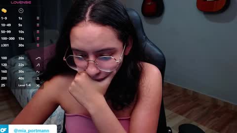 MIAPORTMANN online show from December 5, 2024, 9:28 pm