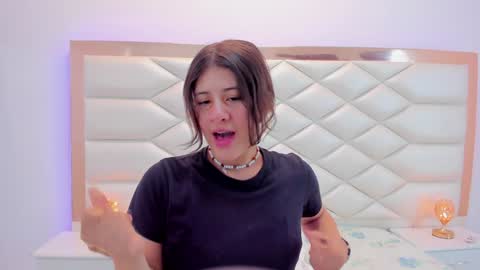 Sweetie Mia online show from January 17, 2025, 12:21 pm