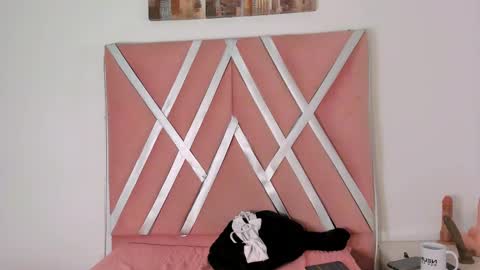 Snapshot of miaquevedo chatting on February 24, 2026, 12:03 pm Mia Quevedo online show from February 24, 2026, 12:03 pm